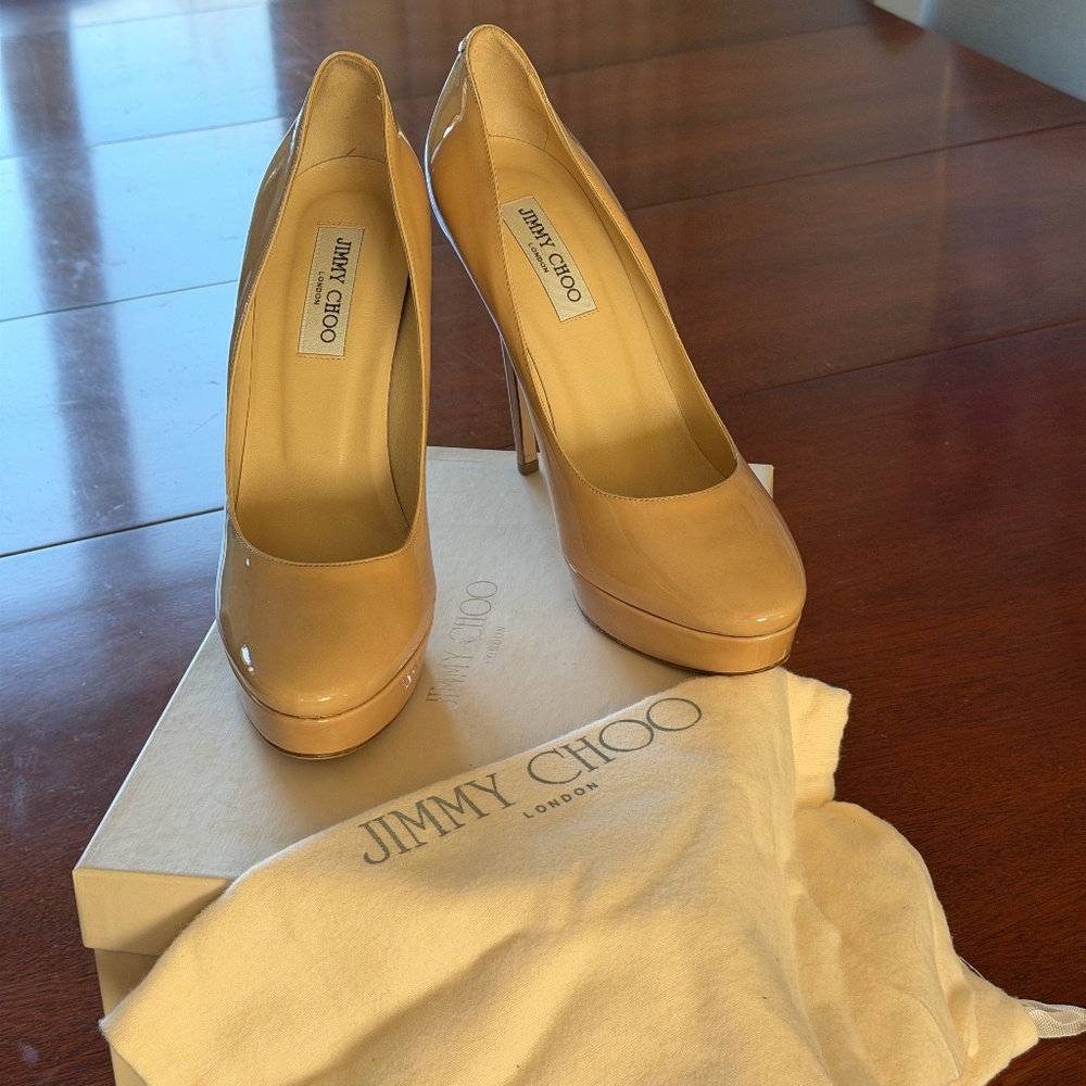 JIMMY CHOO size 41 patent leather nude 5 inch platform pumps